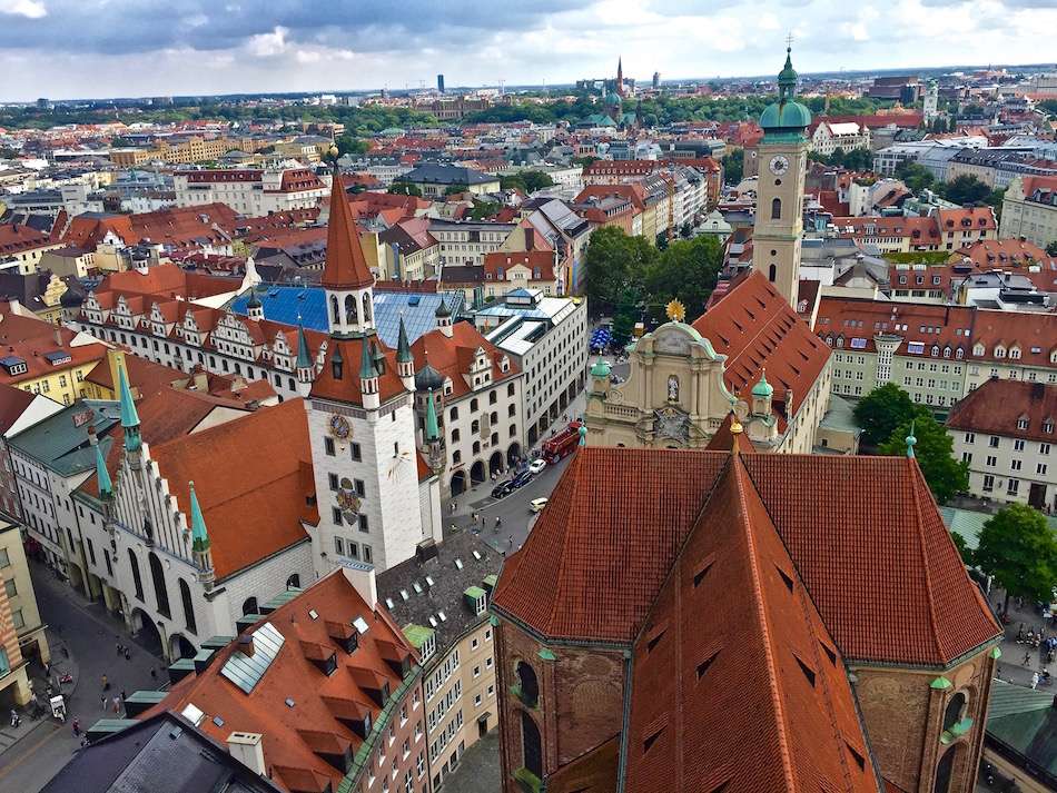 Altstadt-Old-city-Munich-Bavaria-Germany-st-peters-church