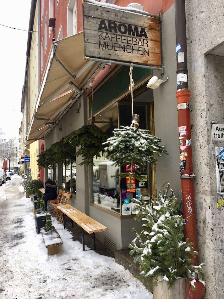 Things to do in Munich in the winter, go to a cafe.