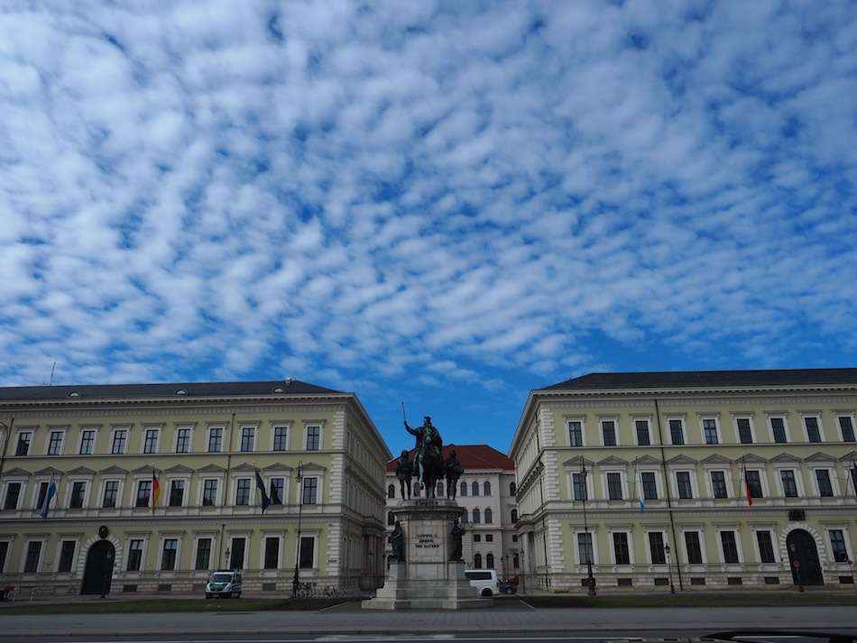 Things to do in Munich in the Winter, go to the Library