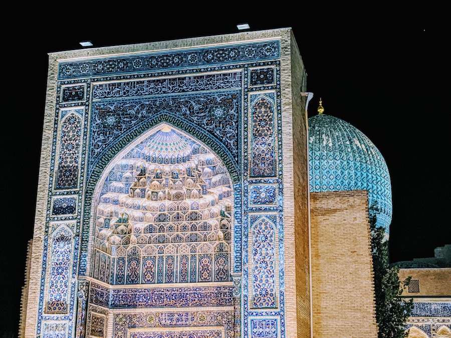 samarkand madrasa at night
