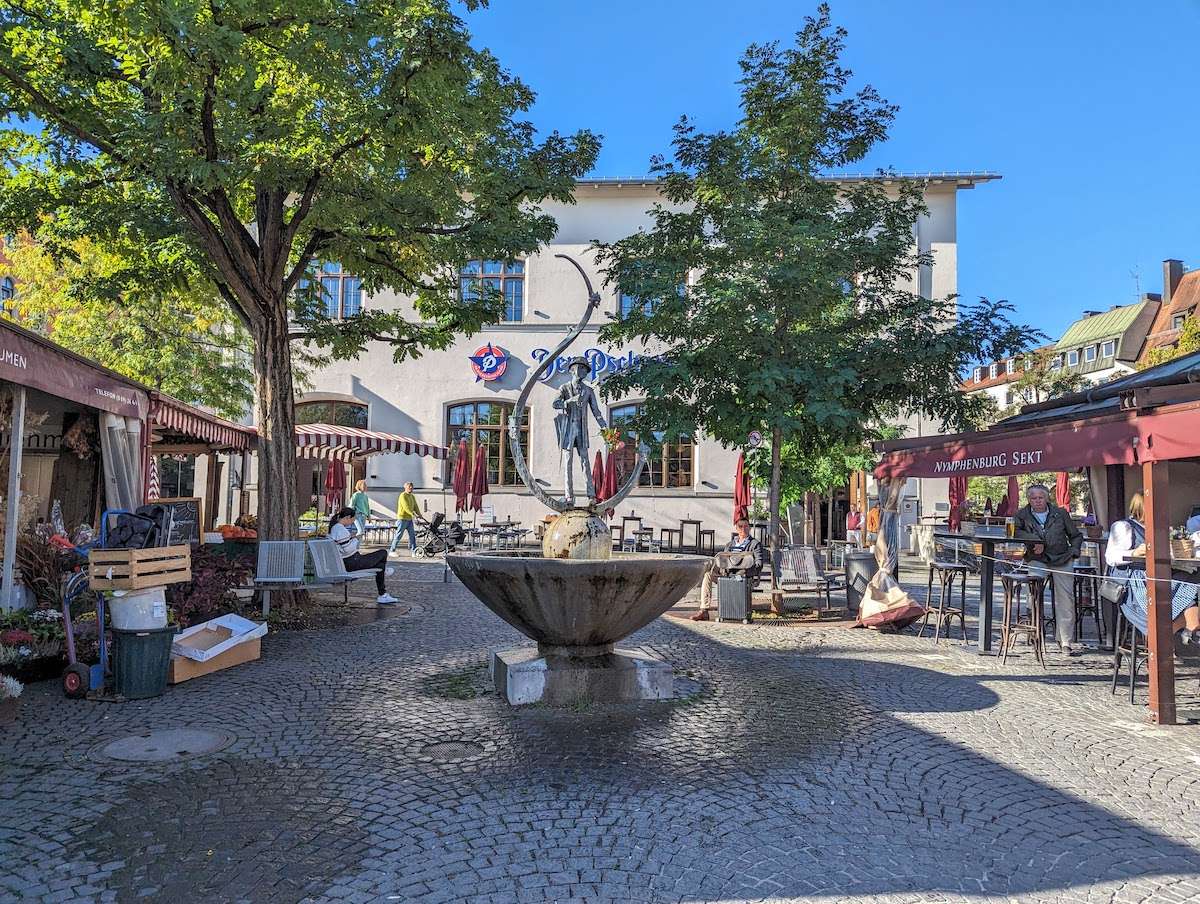 Munich Viktualienmarkt water fountain