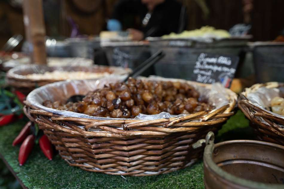 Autour de Beffroi gourmet Christmas market