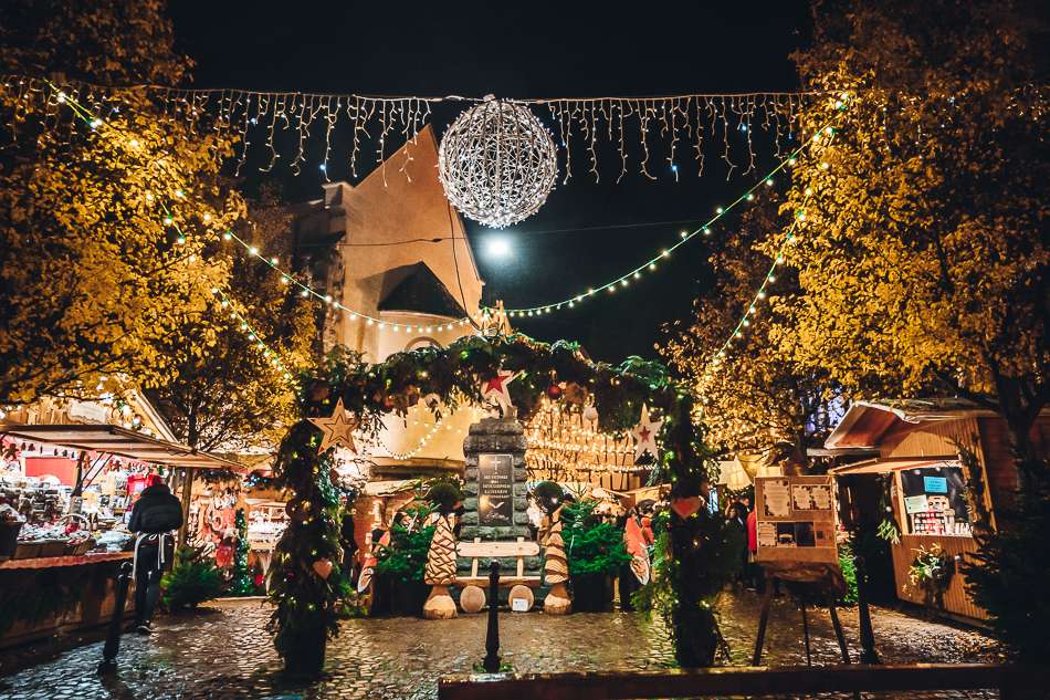 Eguisheim Christmas market entrance