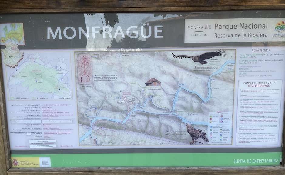 Map and hiking trails Monfrague