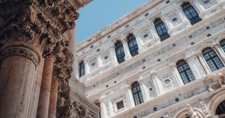 Venice tourist access fee and policies in 2026 to combat over-tourism