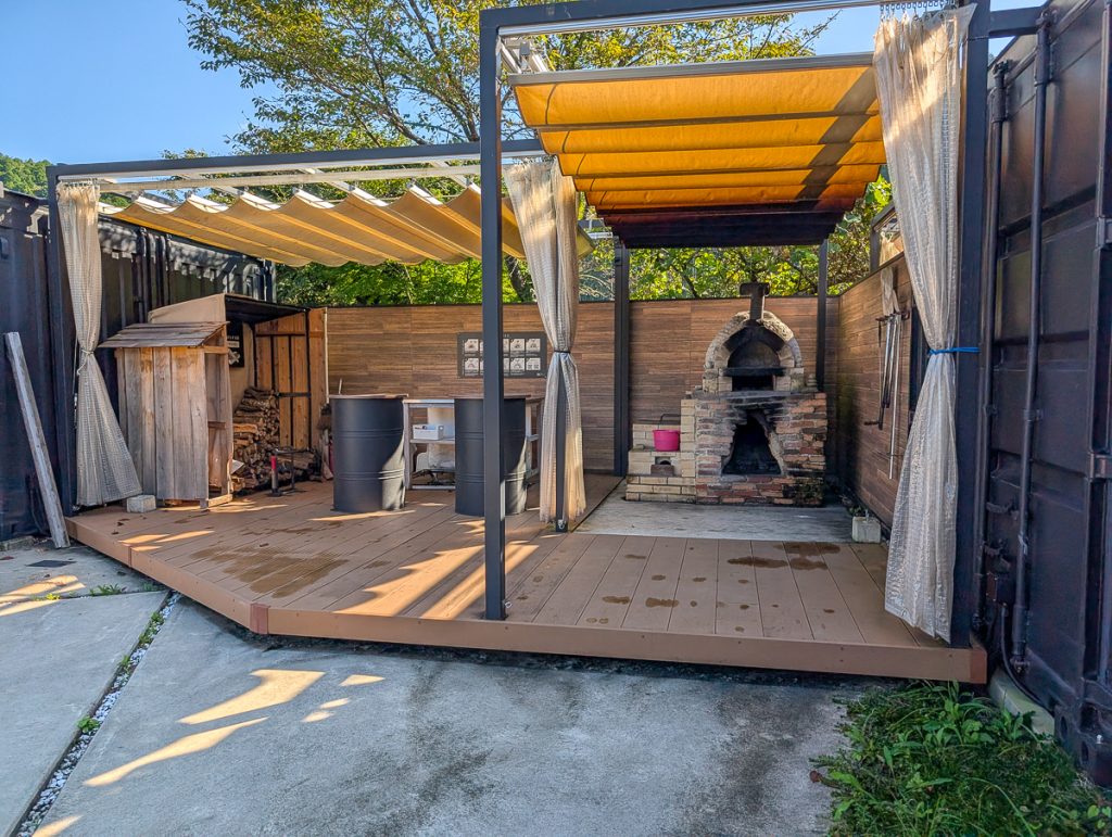 The wood fire pizza oven 
