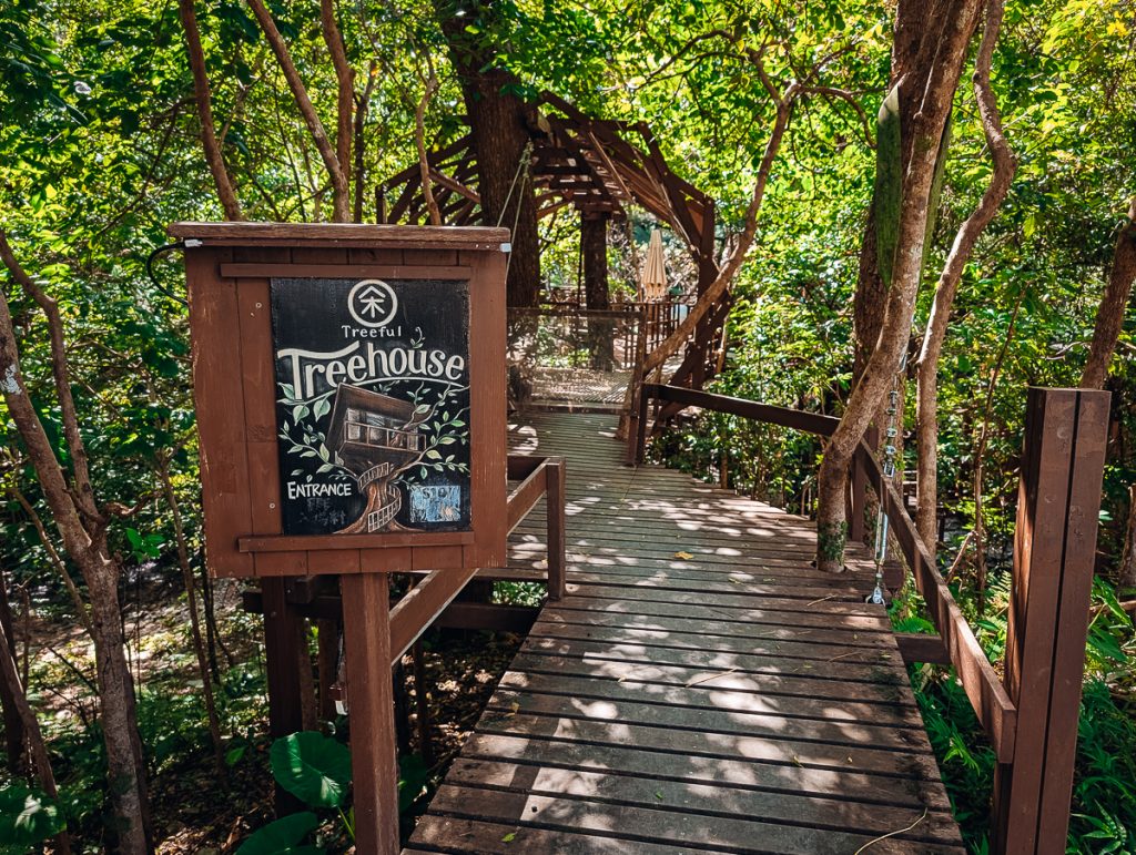 The welcome sign to the entrance of Treeful treehouse